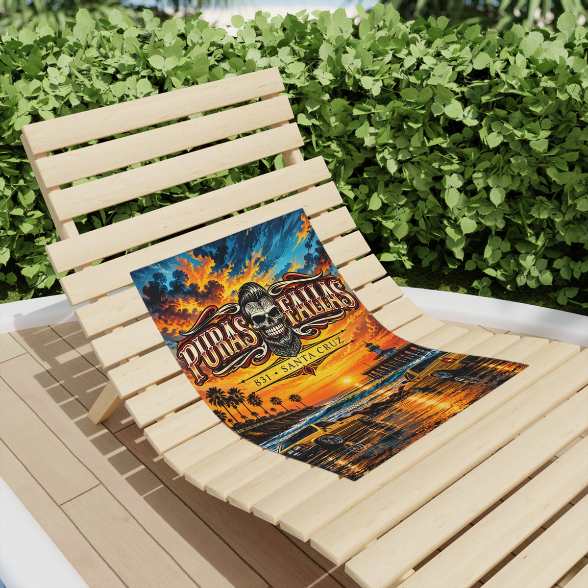 Puras Fallas Beach Towel
